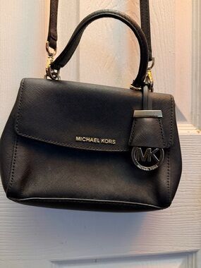 Michael Kors small crossbody purse